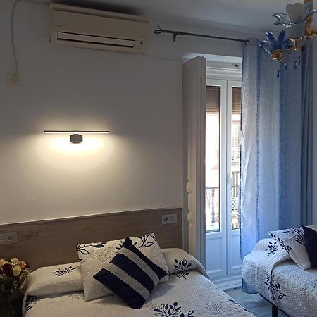 Hostal Huespedes Toledo มาดริด ภายนอก รูปภาพ