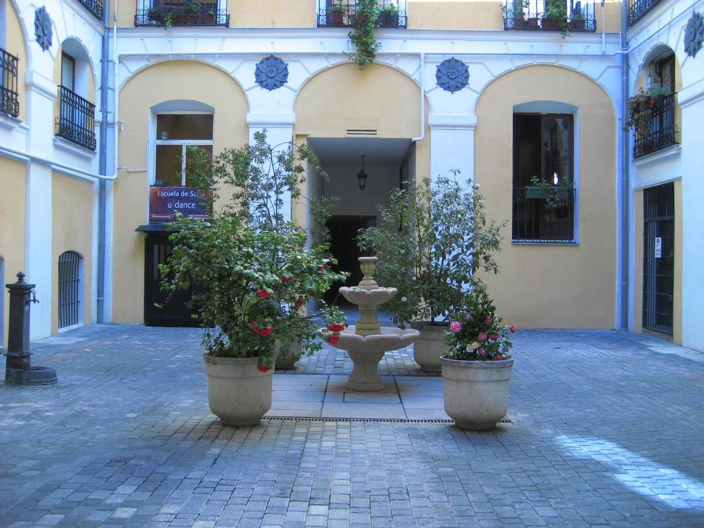 Hostal Huespedes Toledo มาดริด ภายนอก รูปภาพ