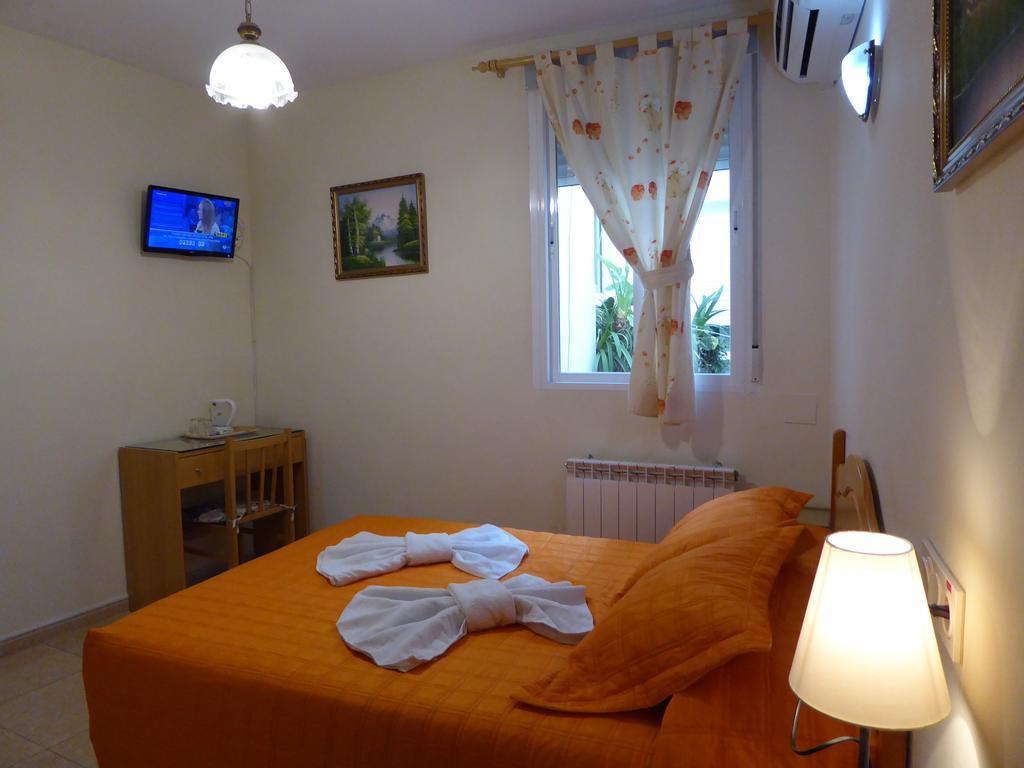 Hostal Huespedes Toledo มาดริด ห้อง รูปภาพ
