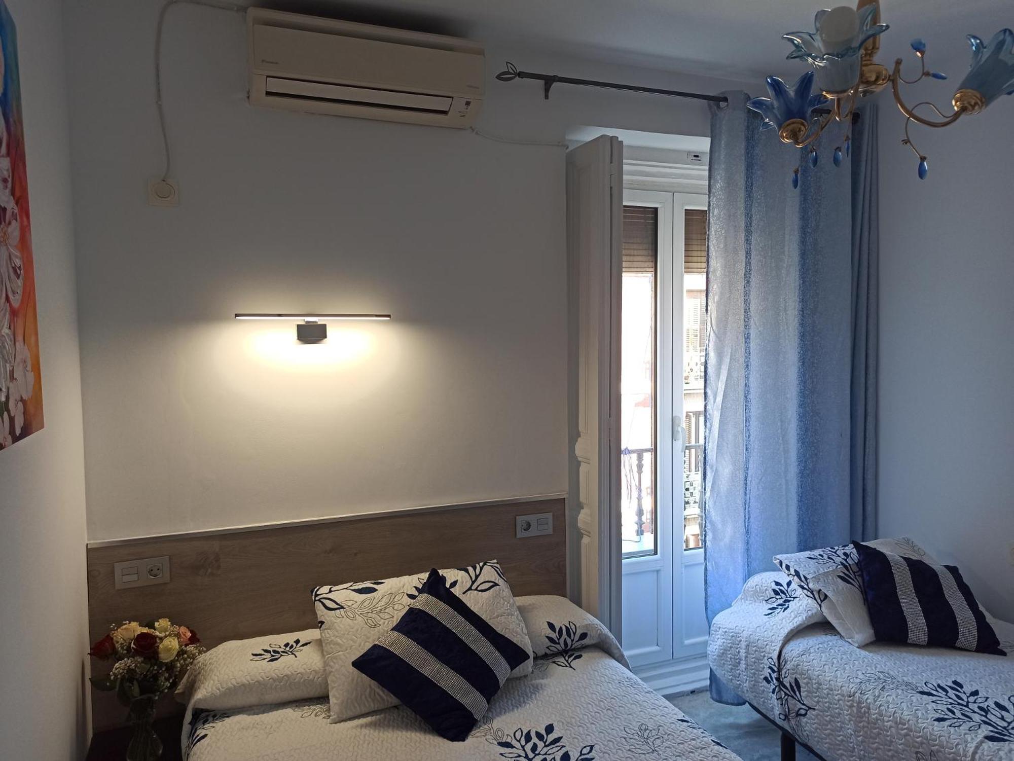 Hostal Huespedes Toledo มาดริด ภายนอก รูปภาพ