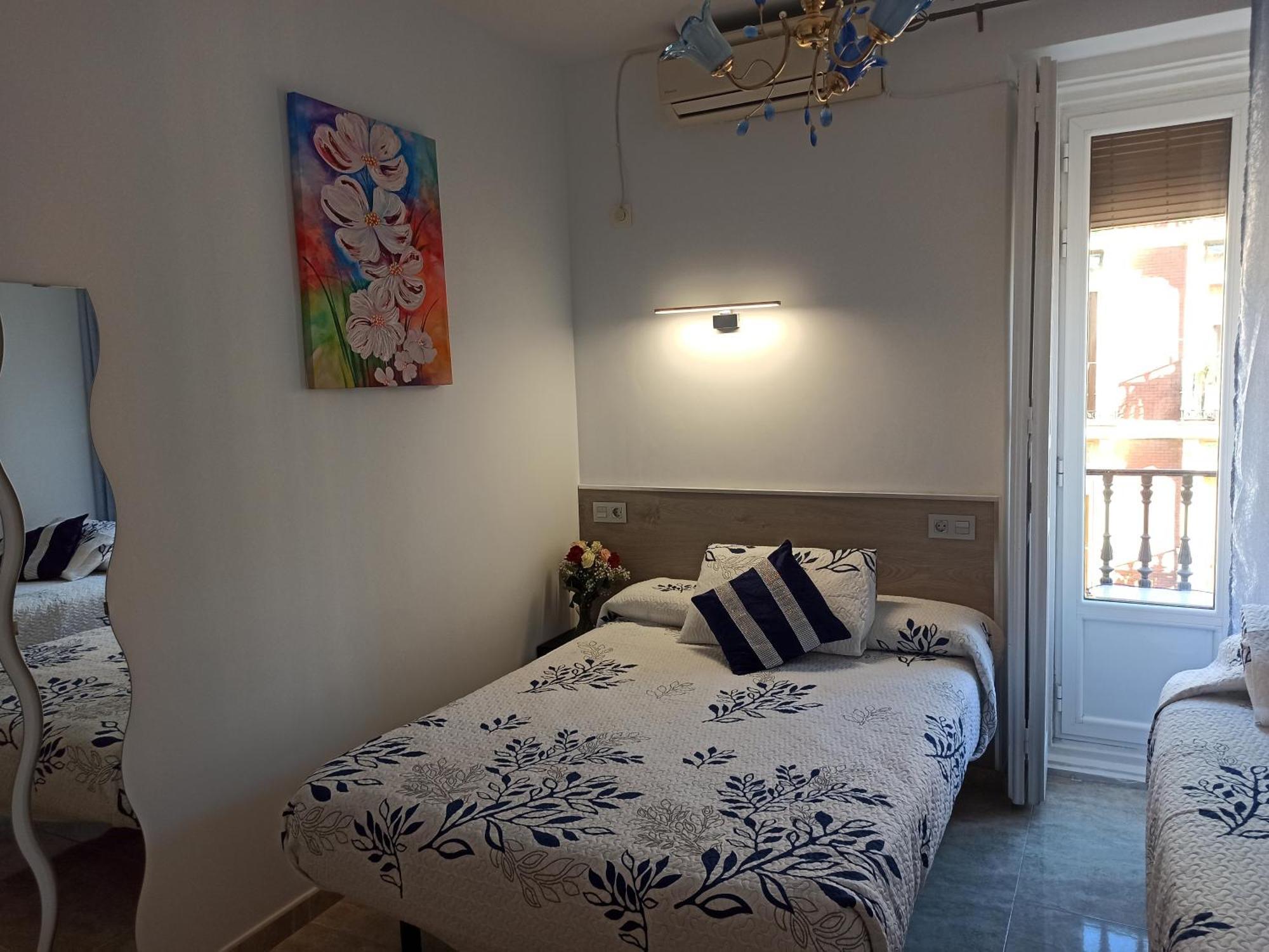 Hostal Huespedes Toledo มาดริด ภายนอก รูปภาพ