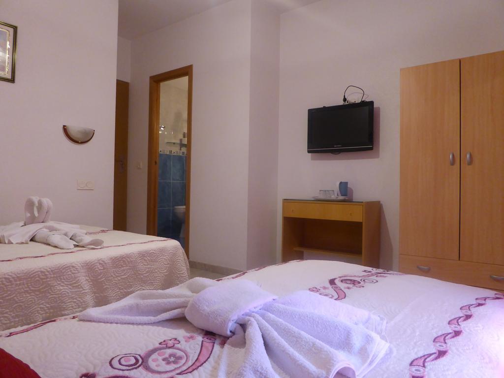 Hostal Huespedes Toledo มาดริด ภายนอก รูปภาพ