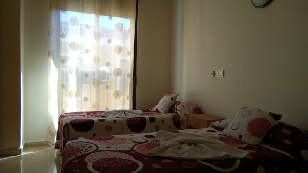 Hostal Huespedes Toledo มาดริด ภายนอก รูปภาพ