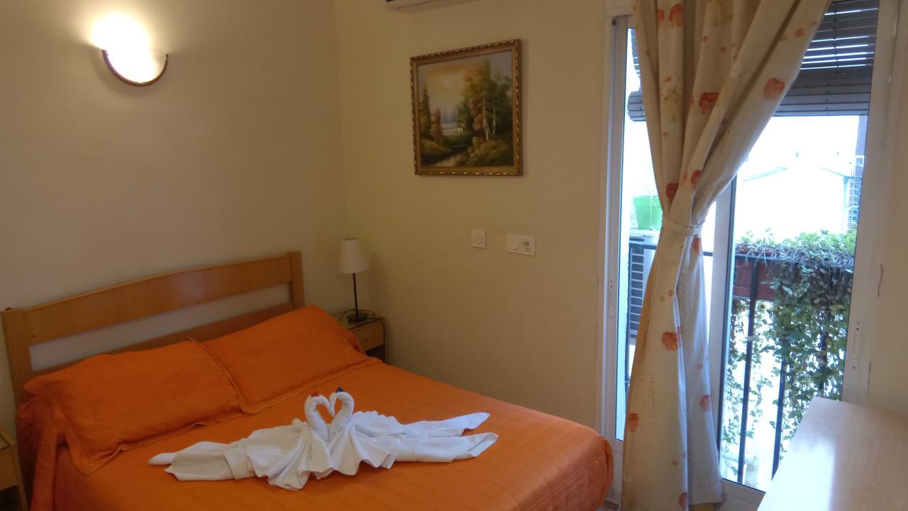 Hostal Huespedes Toledo มาดริด ภายนอก รูปภาพ