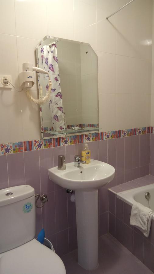 Hostal Huespedes Toledo มาดริด ภายนอก รูปภาพ